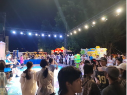 人们在看台上的人群

AI 天生的内容可能不准确。。